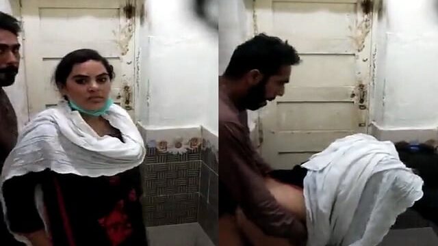 Big ass bhabhi doggy sex caught in bathroom
